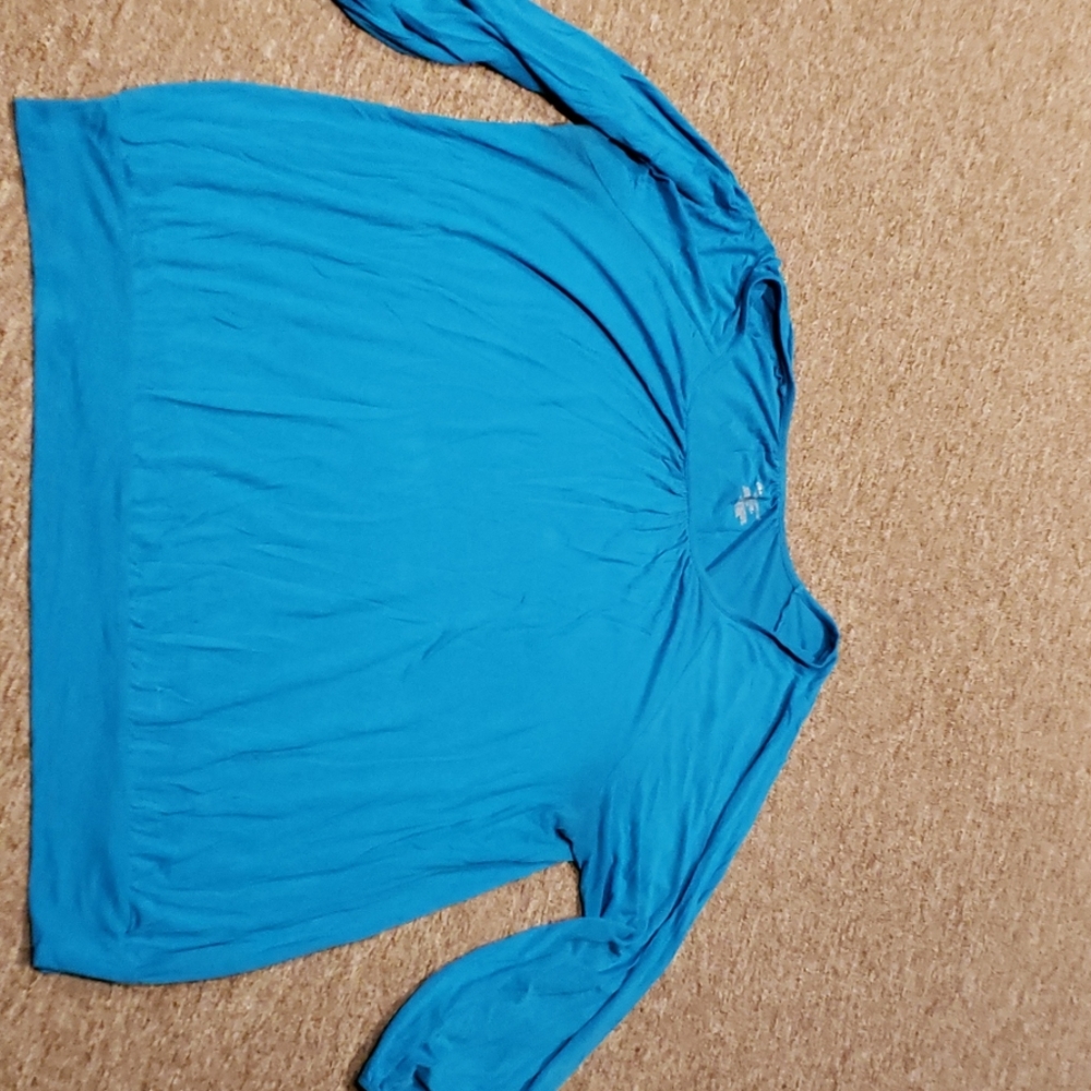Vibrant blue 3/4 length sleeve top